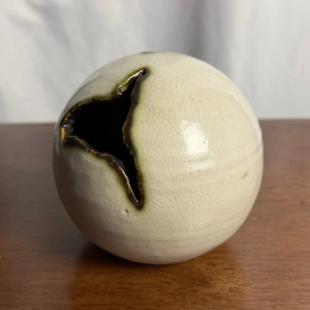 VTG Ceramic Scheurbol Torn Sphere Vase, Piet Knepper for Mobach Holland